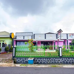 Hotel Spot On 2719 Rizqi Syariah 2*