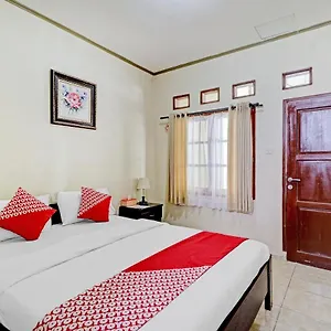 Collection O 90461 Graha Atmadja Syariah 3*