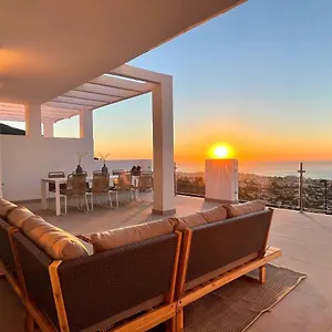 Bayview -superb Luxurious Sea View Penthouse With Private Hot Tub By Solrentspain Appartamento *