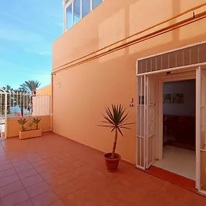 2 Bedroom Beach Front * Бенальмадена