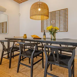 Luxury Alhambra Close To Sea And Centre Вилла