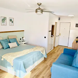 Beautiful Brand New Study 24-hour Reception *