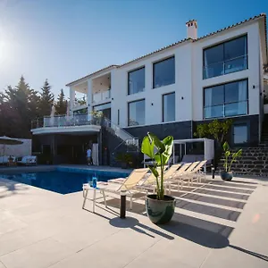 Luxury With Sauna And Heated Pool For 14pax! *