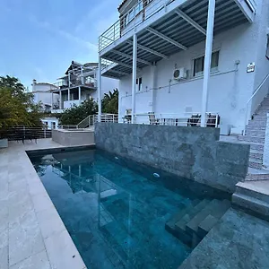 Dream With Heated Swimming Pool, Jacuzzi, Waterfall, Heating Is Extra Villa *