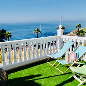 Дом отдыха La Perla Beachfront *